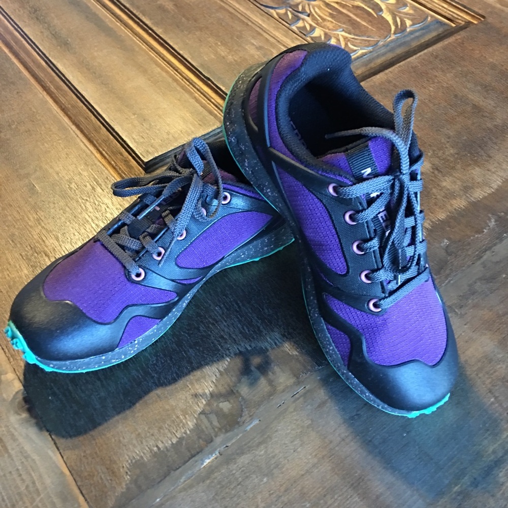 Like New Merrell Girls Hiking Shoes